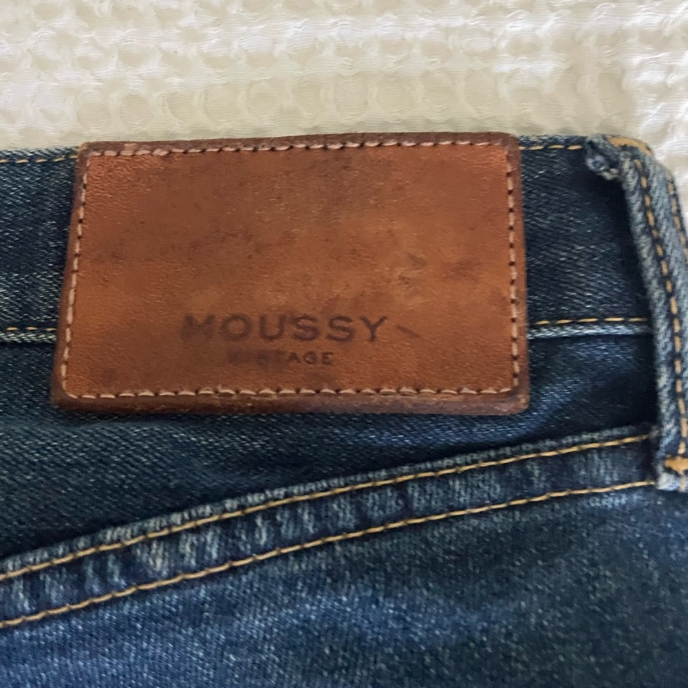 Moussy Dark Blue woman Jeans with Brown Accent